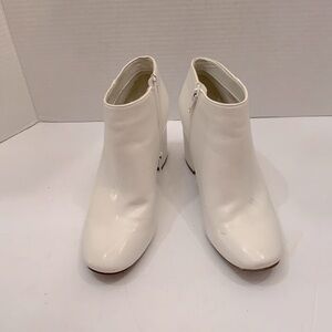 Katy Perry The Corra White Ankle Bootie - Size 6
